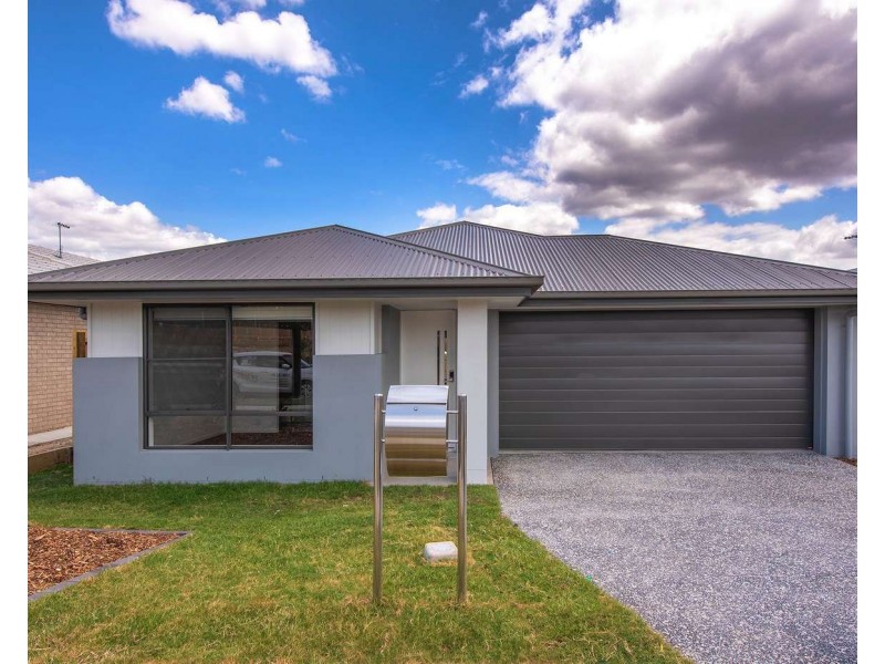 18 Covella Boulevard, Greenbank QLD 4124