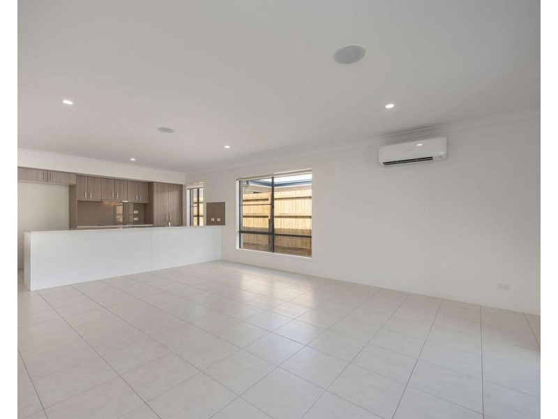 18 Covella Boulevard, Greenbank QLD 4124