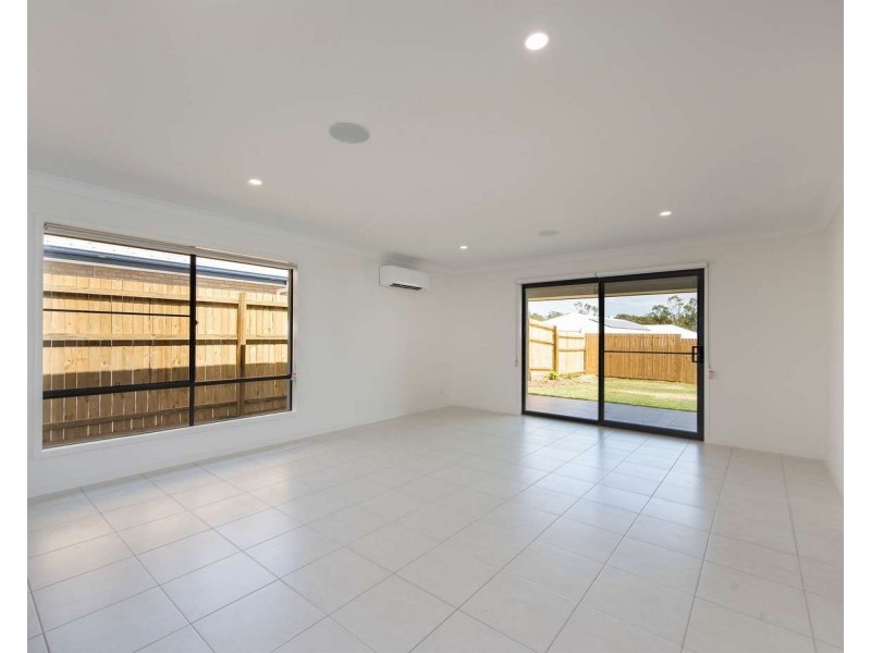 18 Covella Boulevard, Greenbank QLD 4124