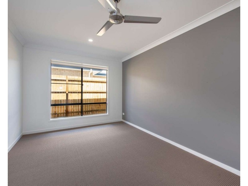 18 Covella Boulevard, Greenbank QLD 4124