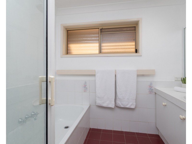 38 Phillip Street, Redland Bay QLD 4165