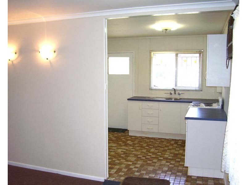 18 Mayes Avenue, Logan Central QLD 4114
