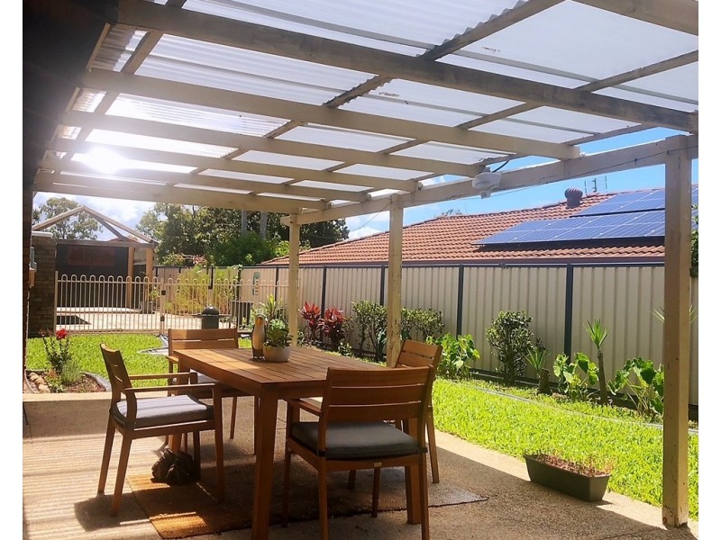 8 Ardlethan Court, Helensvale QLD 4212