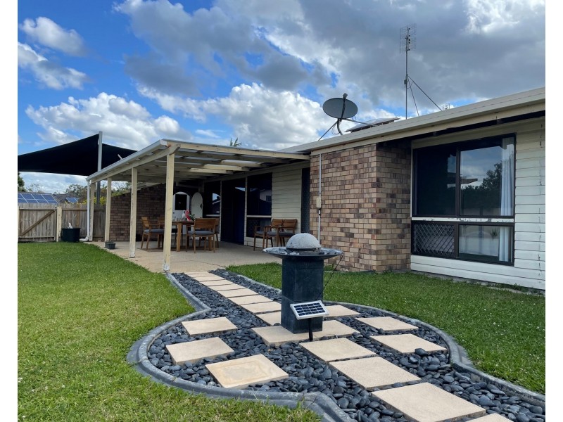 8 Ardlethan Court, Helensvale QLD 4212