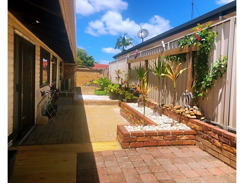 8 Ardlethan Court, Helensvale QLD 4212