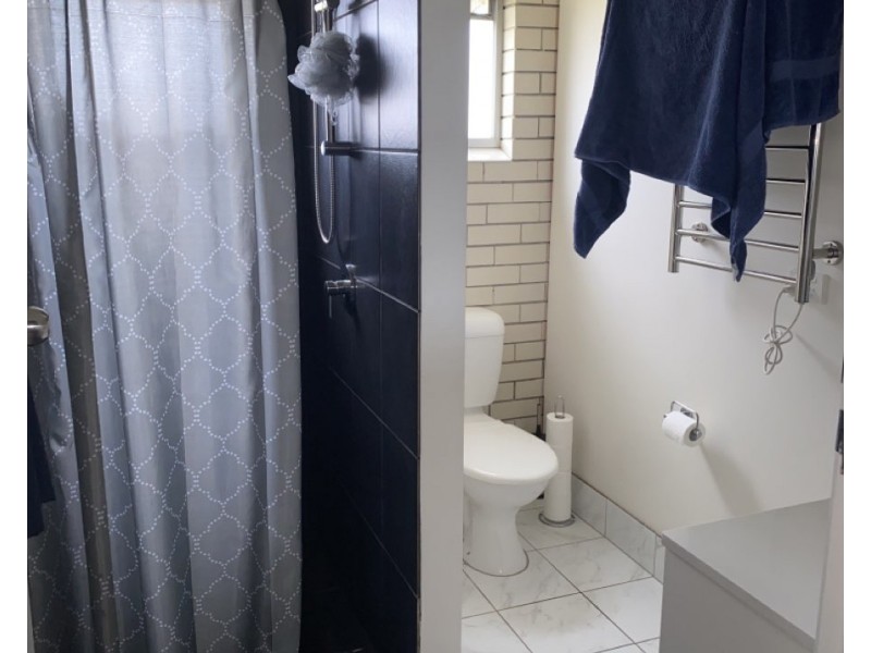 2/221 Benowa Road, Benowa QLD 4217