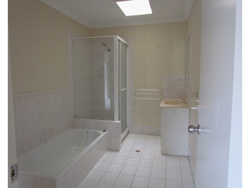 19/11 Newtown Street, East Ipswich QLD 4305