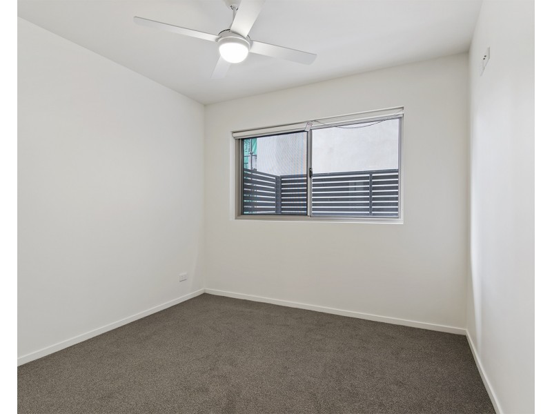 2/1049 Wynnum Road, Cannon Hill QLD 4170