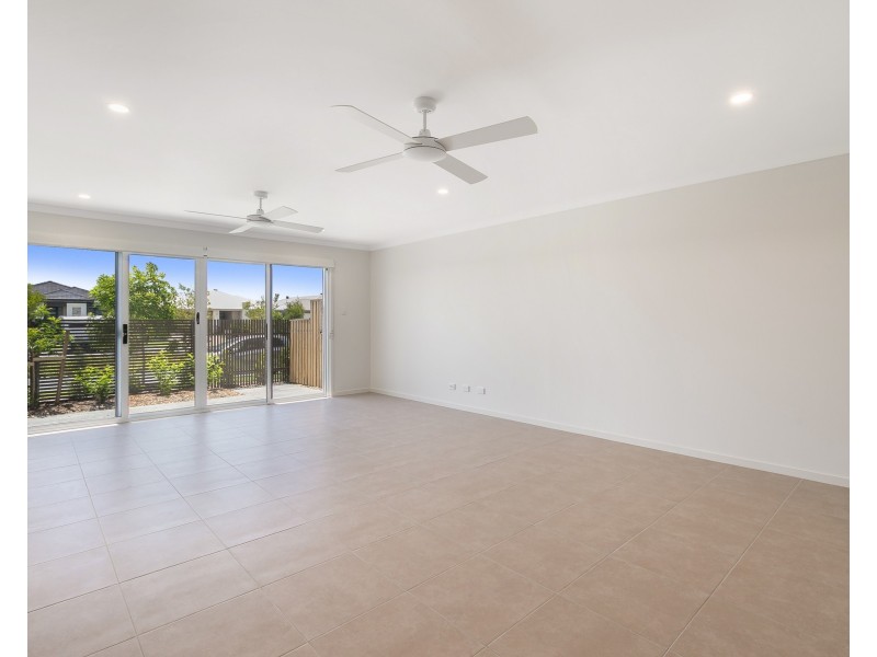 99/370 Gainsborough Drive, Pimpama QLD 4209