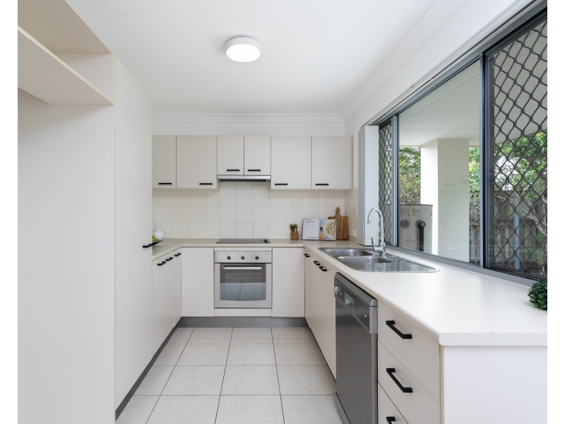 6/110 Lexey Crescent, Wakerley QLD 4154