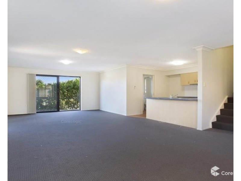 1/2 Concord Circuit, Robina QLD 4226