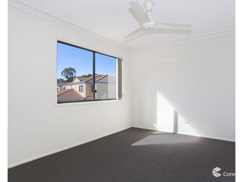 1/2 Concord Circuit, Robina QLD 4226