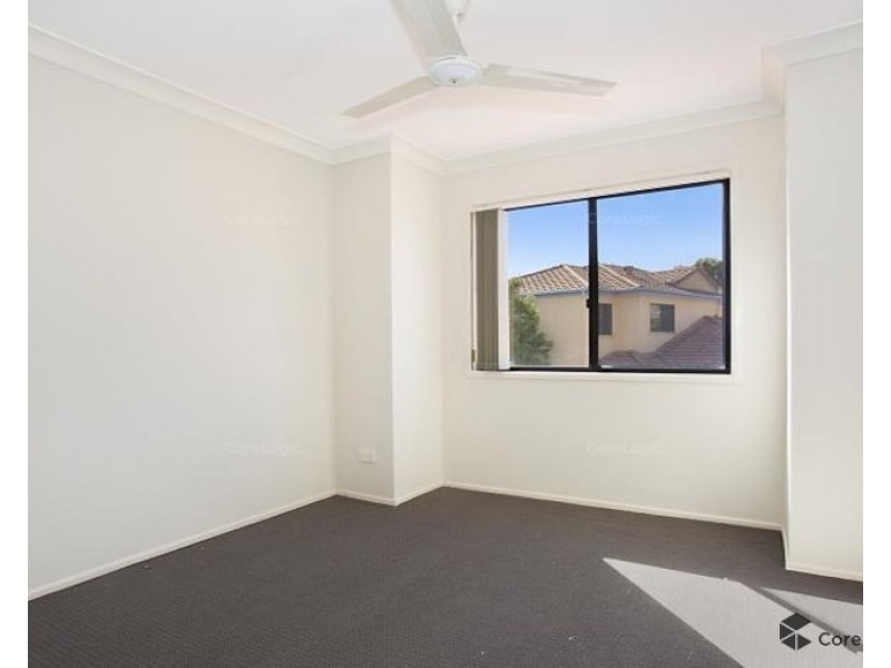 1/2 Concord Circuit, Robina QLD 4226