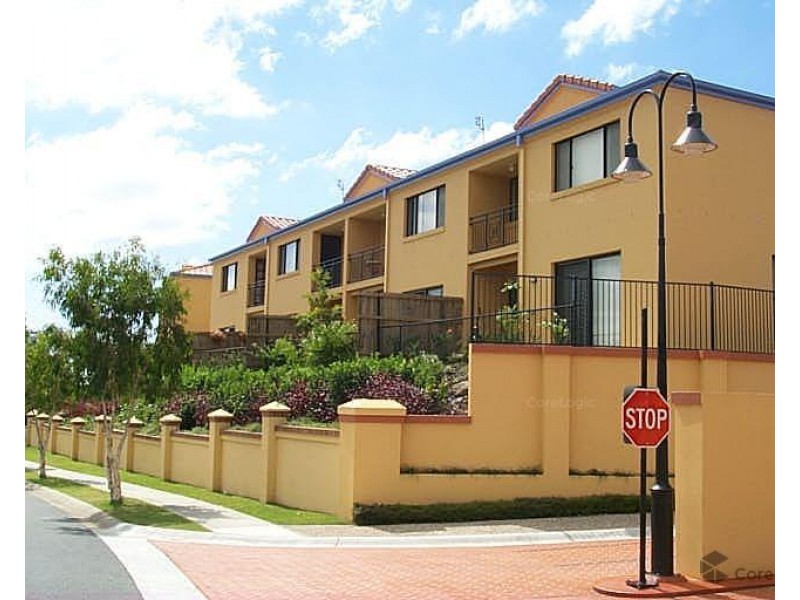 1/2 Concord Circuit, Robina QLD 4226