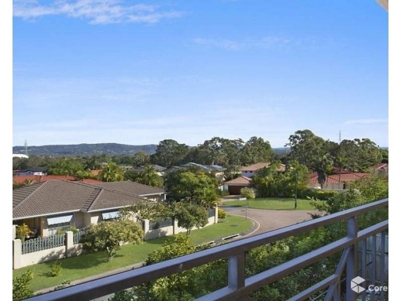 1/2 Concord Circuit, Robina QLD 4226