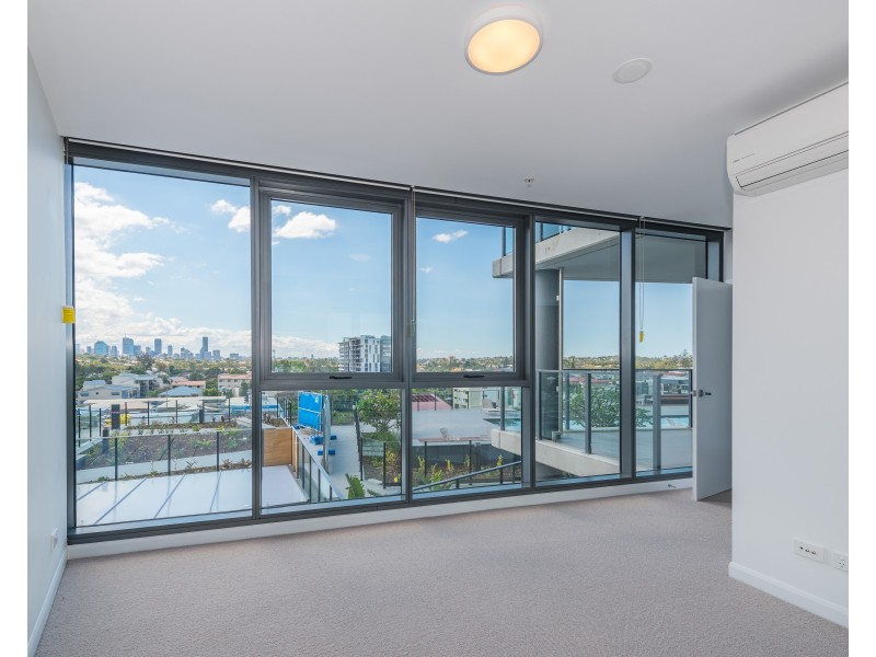 20801/300 Old Cleveland rd, Coorparoo QLD 4151