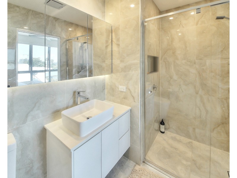 40 Middle Street, Highgate Hill QLD 4101