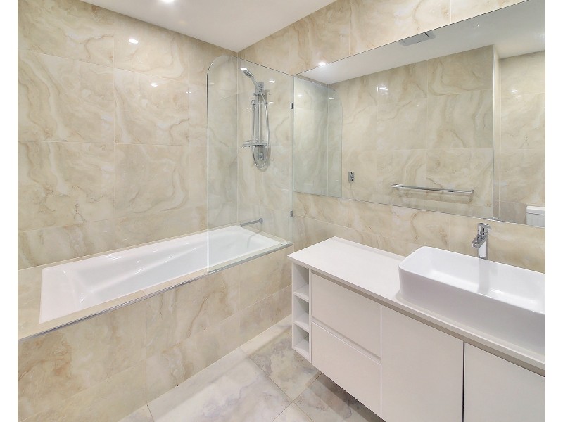 40 Middle Street, Highgate Hill QLD 4101