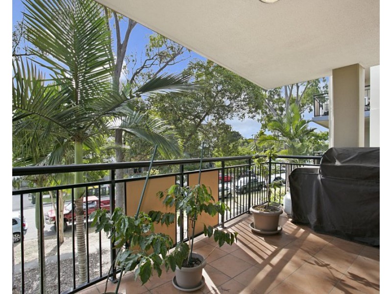 45-55 Harries rd, Coorparoo QLD 4151