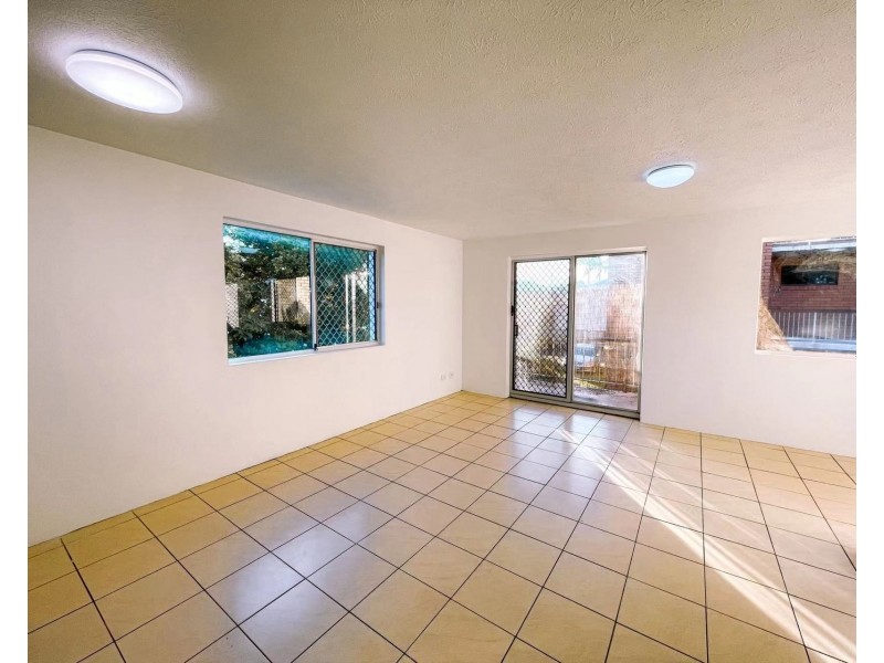 4/203 Scarborough St, Southport QLD 4215