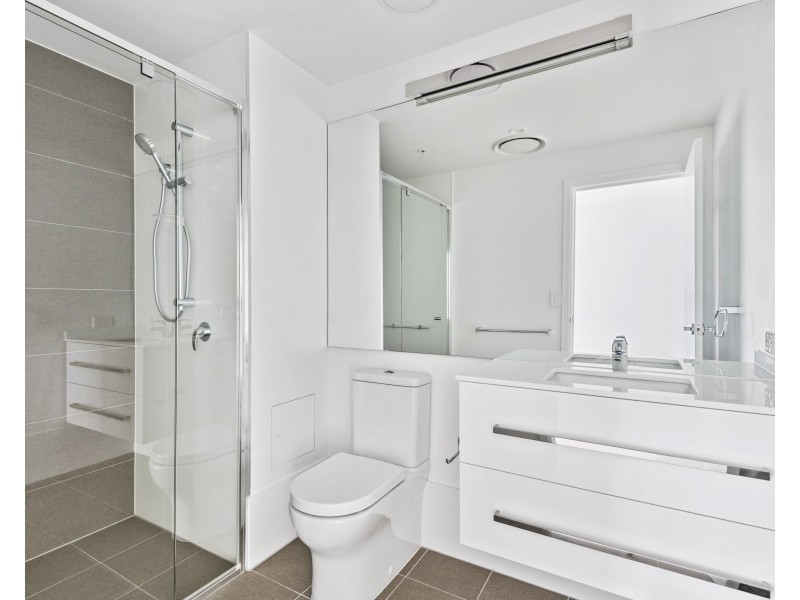 U11703/300 Old Cleveland Rd, Coorparoo QLD 4151