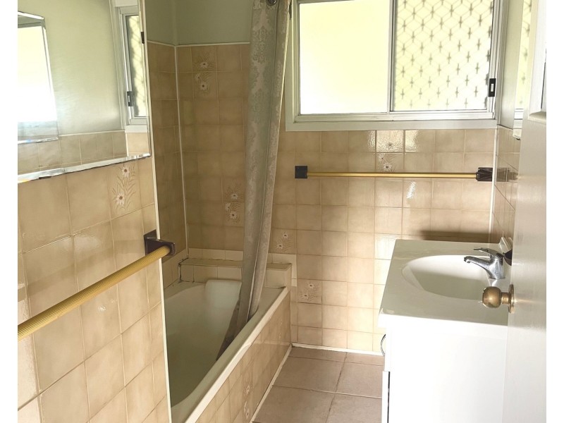 18 Hunter Street, Woodridge QLD 4114