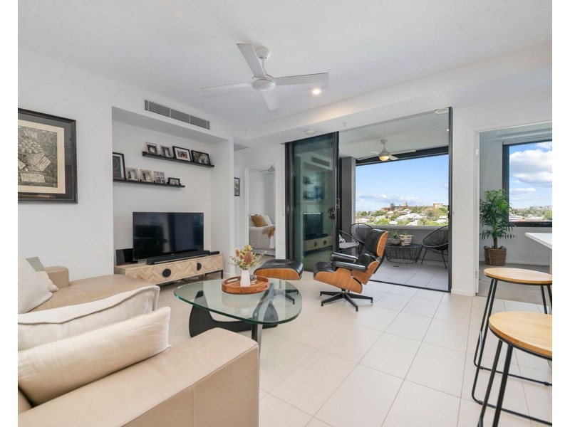 1073/123 Cavendish Road, Coorparoo QLD 4151
