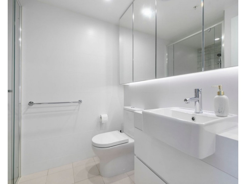 1073/123 Cavendish Road, Coorparoo QLD 4151