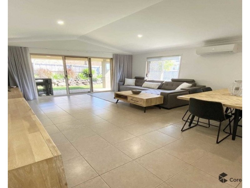 4 Natasha Street, Ormeau QLD 4208