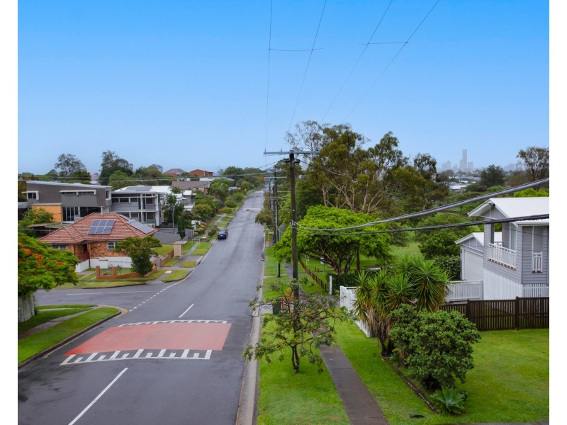 73 Perth Street, Camp Hill QLD 4152