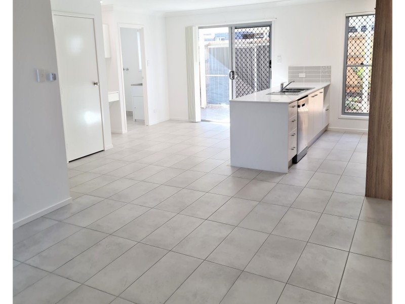 2/8 Casey Street, Caboolture South QLD 4510