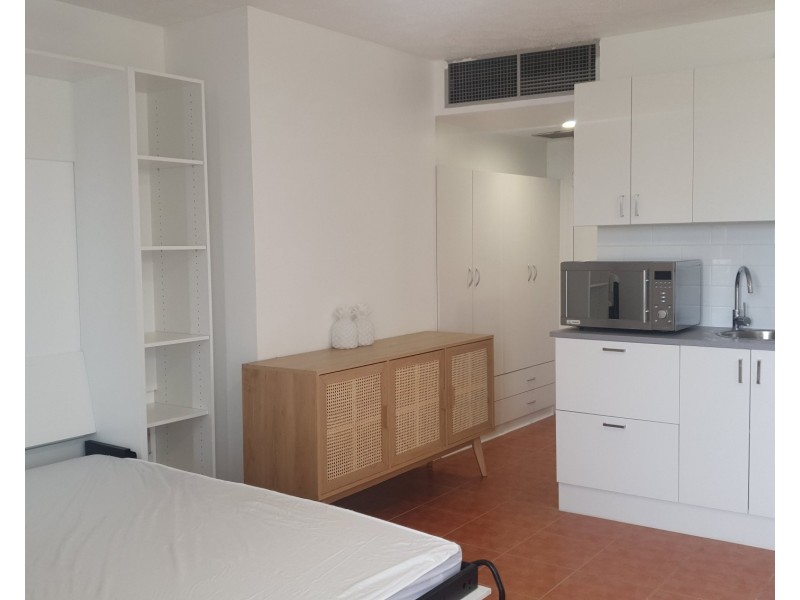 612/2 Barney Street, Southport QLD 4215