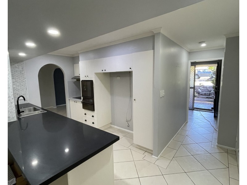 5 Kingfield Court, Regents Park QLD 4118