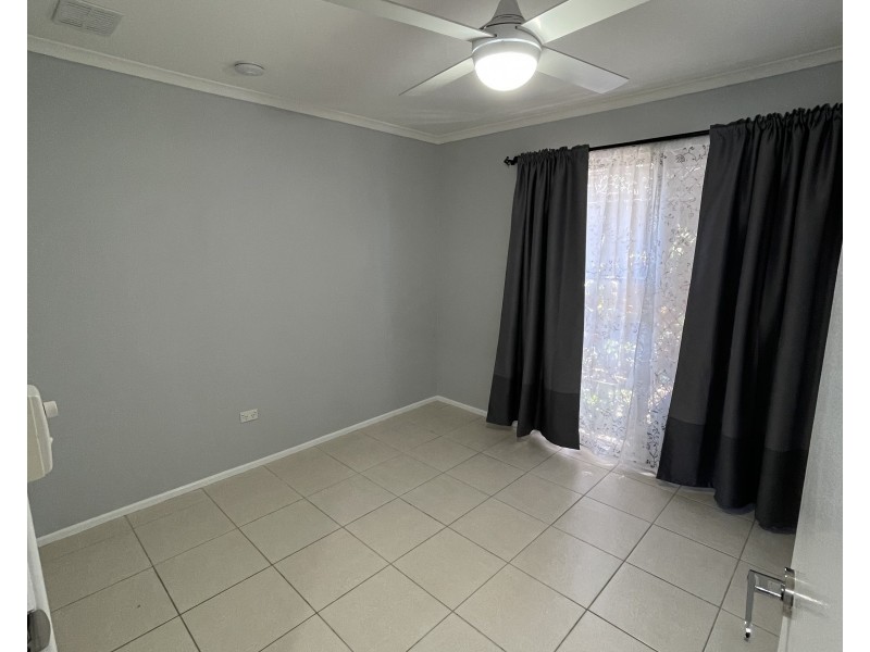 5 Kingfield Court, Regents Park QLD 4118