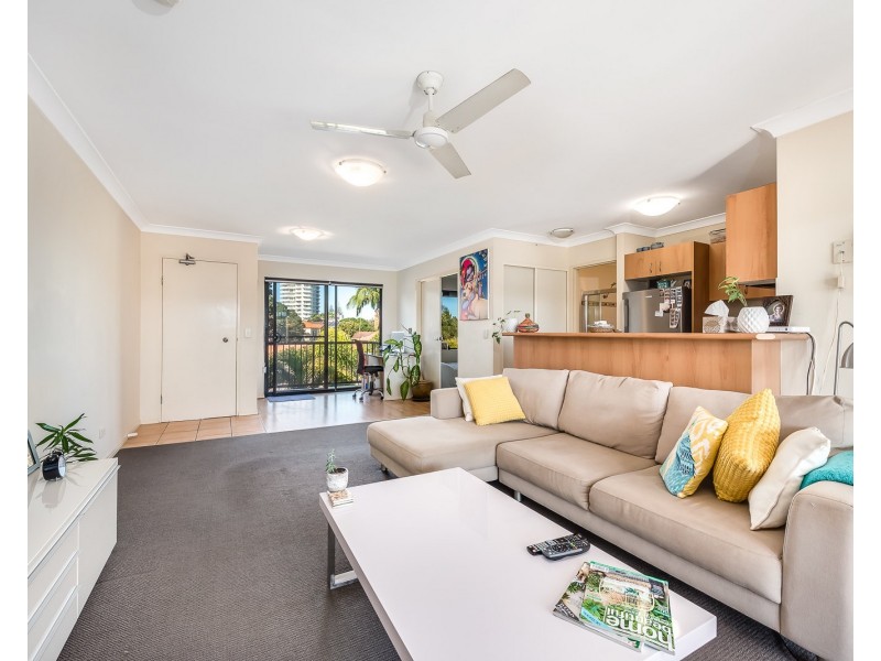 17/4 Mawarra St, Palm Beach QLD 4221