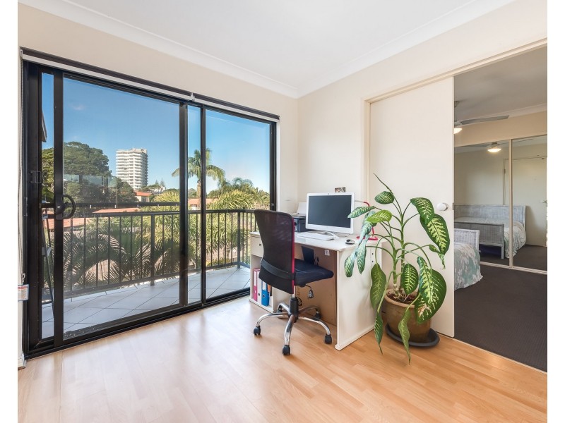 17/4 Mawarra St, Palm Beach QLD 4221