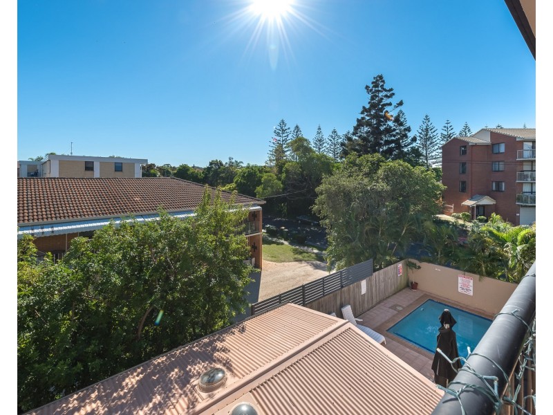 17/4 Mawarra St, Palm Beach QLD 4221