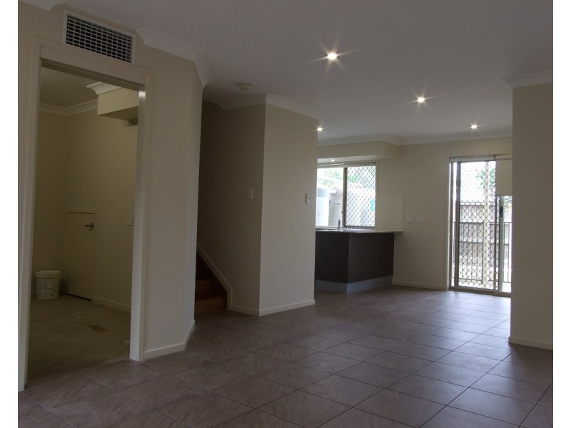 4/75 LEVINGTON ROAD, Eight Mile Plains QLD 4113