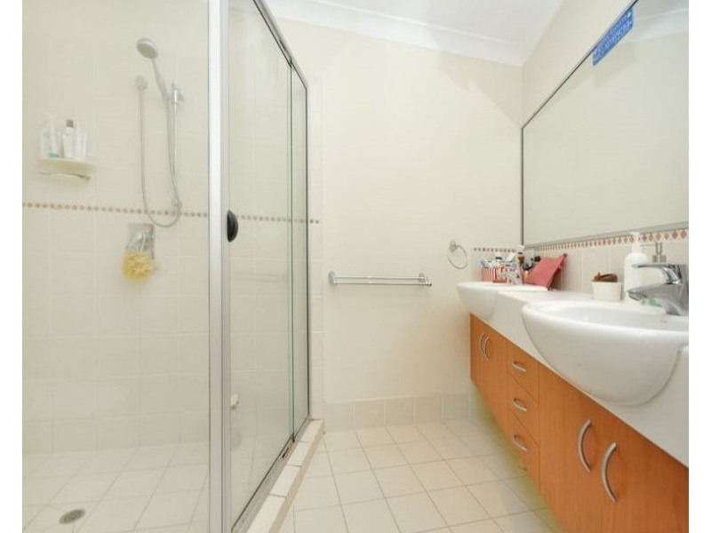 A/12 Kirkland Avenue, Coorparoo QLD 4151