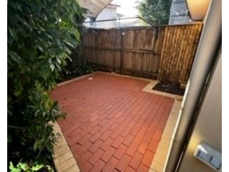 A/12 Kirkland Avenue, Coorparoo QLD 4151