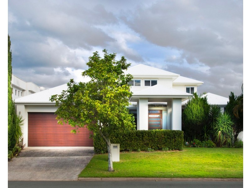 12 Ferrymans Court, Helensvale QLD 4212