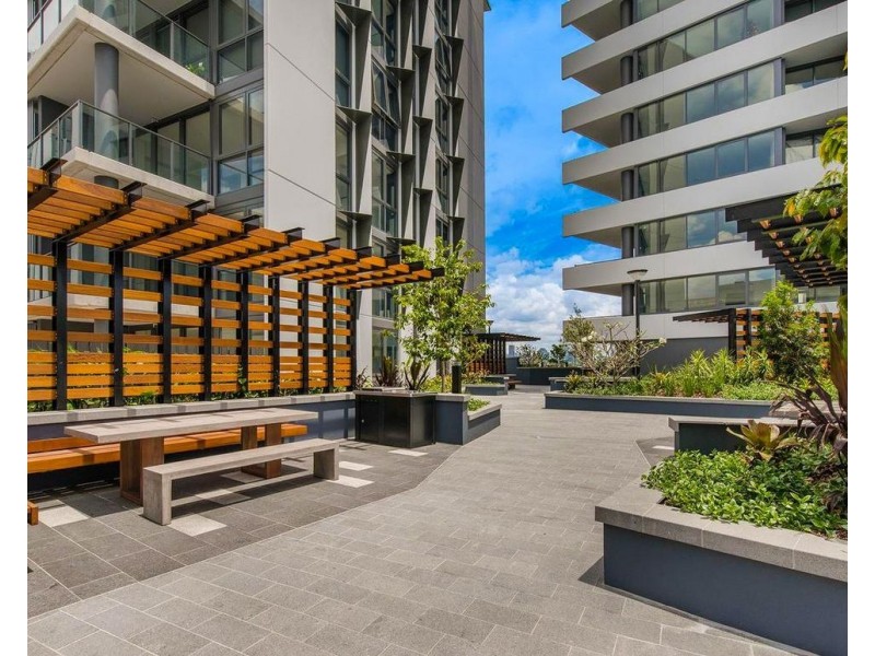 11009/300 Old Cleveland Road, Coorparoo QLD 4151