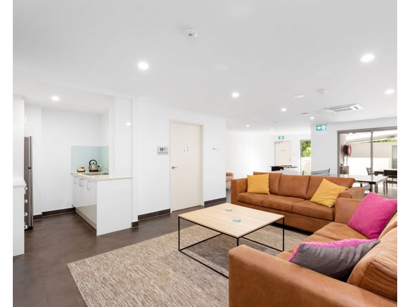 2/45-51 Regent Street, Woolloongabba QLD 4102