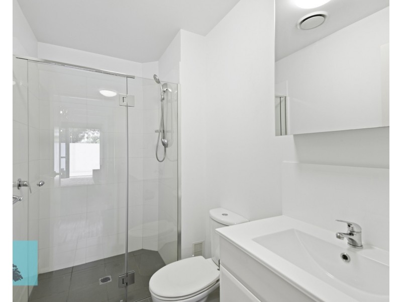 2/45-51 Regent Street, Woolloongabba QLD 4102