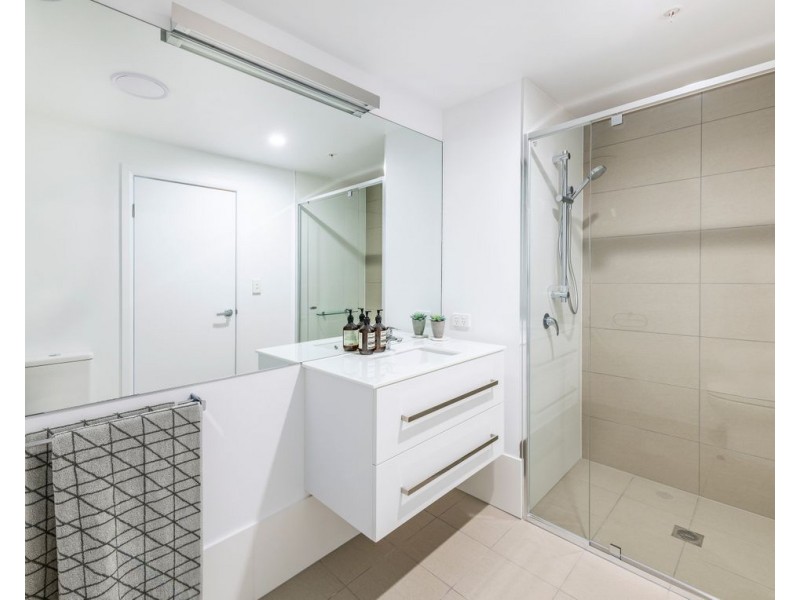 20405/300 OLD CLEVELAND ROAD, Coorparoo QLD 4151