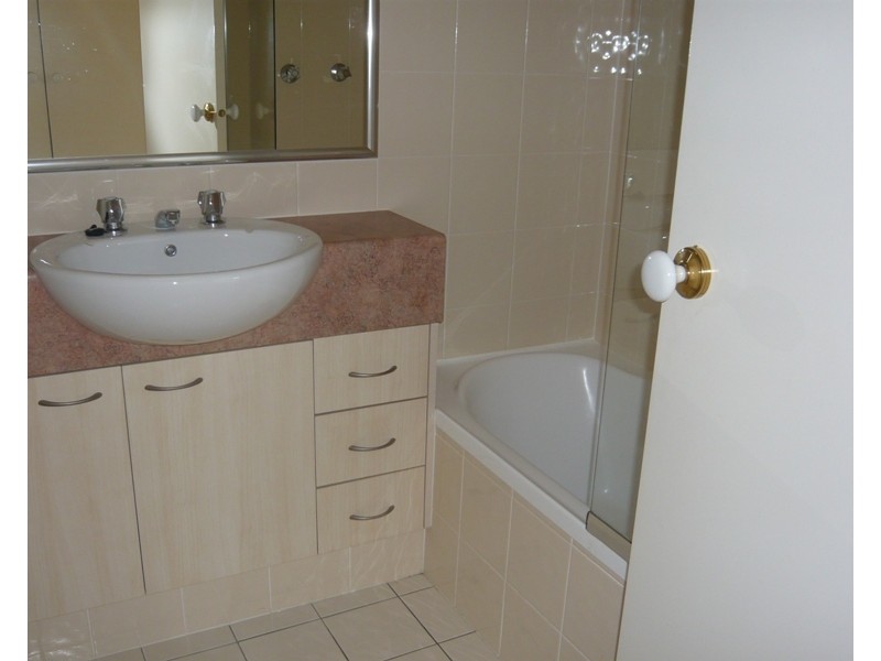 6/2 Bos Drive, Coomera QLD 4209