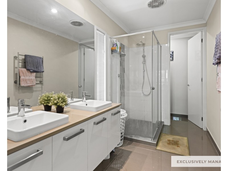 71 Mapleton Drive, North Lakes QLD 4509