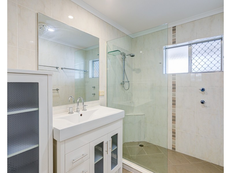 53 Regent Street, Wynnum West QLD 4178