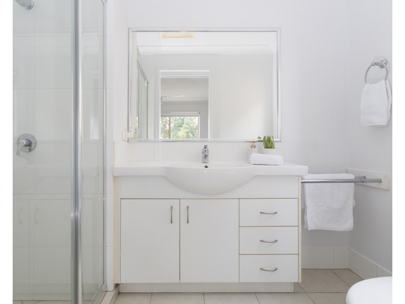 3/6 Canton Court, Manly West QLD 4179