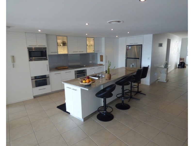 13/7 Grand Parade, Kawana Island QLD 4575